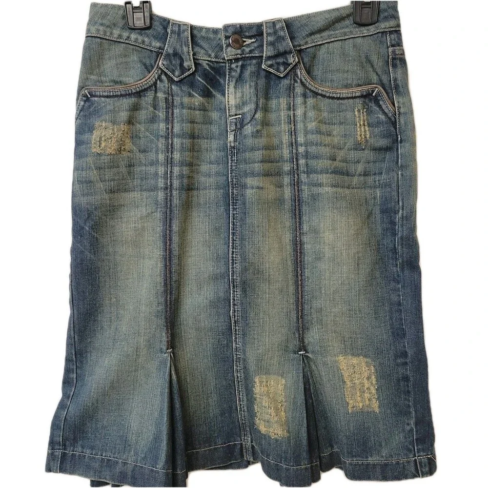 Blujeanious Denim Blue Jeans Tulip Distressed Made In USA Size 2 Skirt